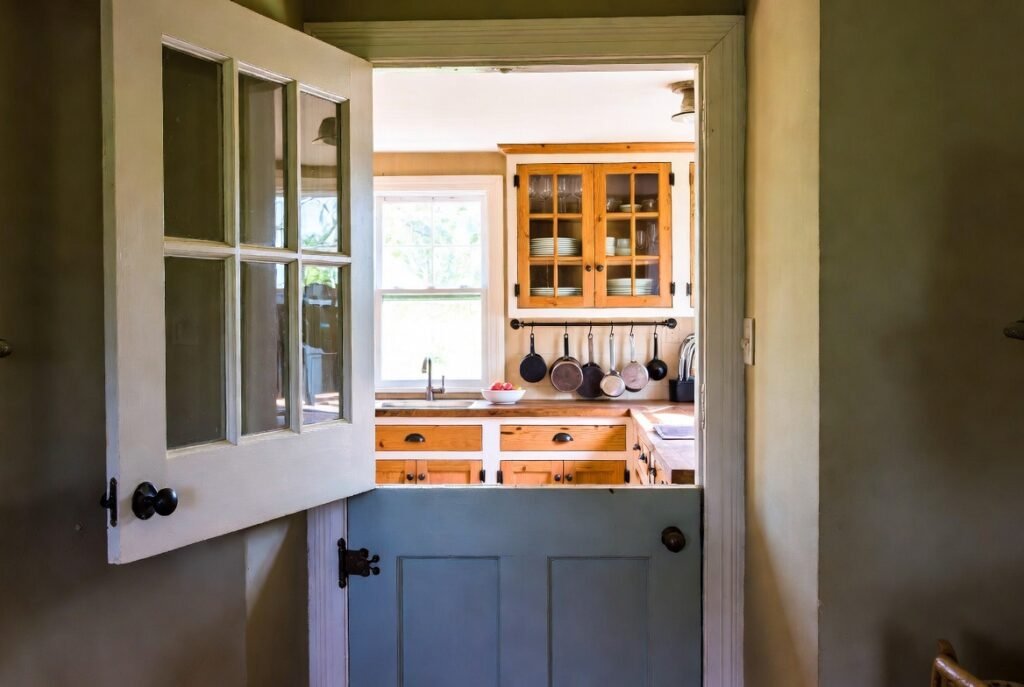 15 Kitchen Door Ideas to Try 11 4896817b 02f7 4948 a481 6ac2b3ce3485