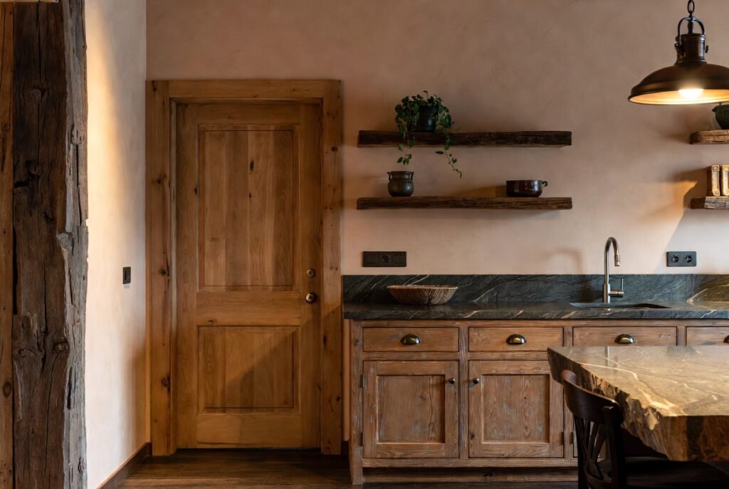 15 Kitchen Door Ideas to Try 4 bfc7285a 255a 4ca6 98fe dd9500c719ec