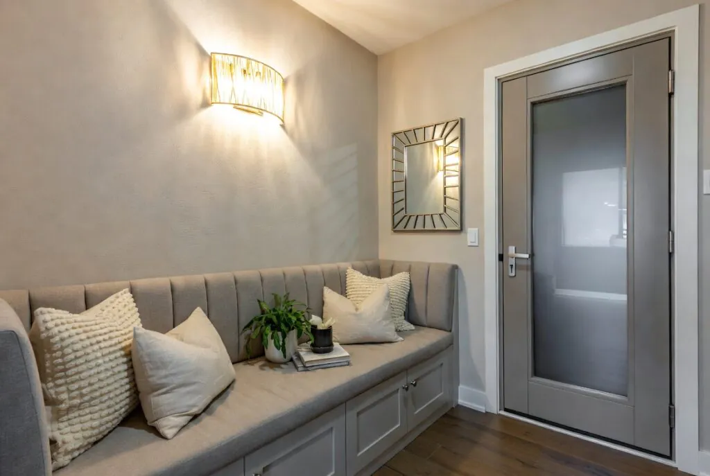 15 Gorgeous Entryway Decor 15 11fbd269 ca54 4679 8a3f a70ce8ec5cc7 1