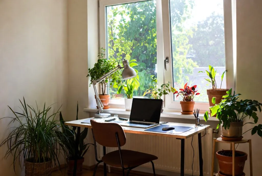 13 Gorgeous Home Office Decor 3 86a6ac39 e831 4202 a122 accbfb288ac0