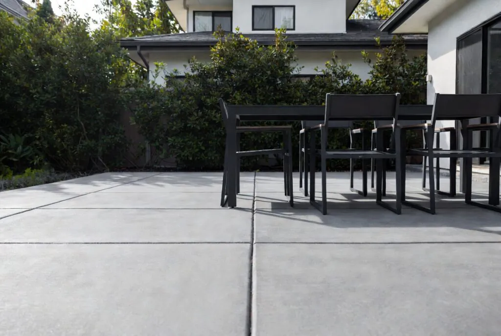 15 Paver Patio Ideas to Try 4 8d196284 d61a 4bb5 aaf1 6fcdbe479335