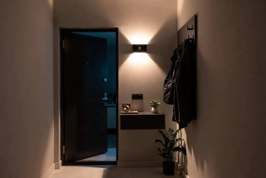 15 Gorgeous Entryway Decor 16 ce45cd25 dd44 4dcc a89d a43fca914a42