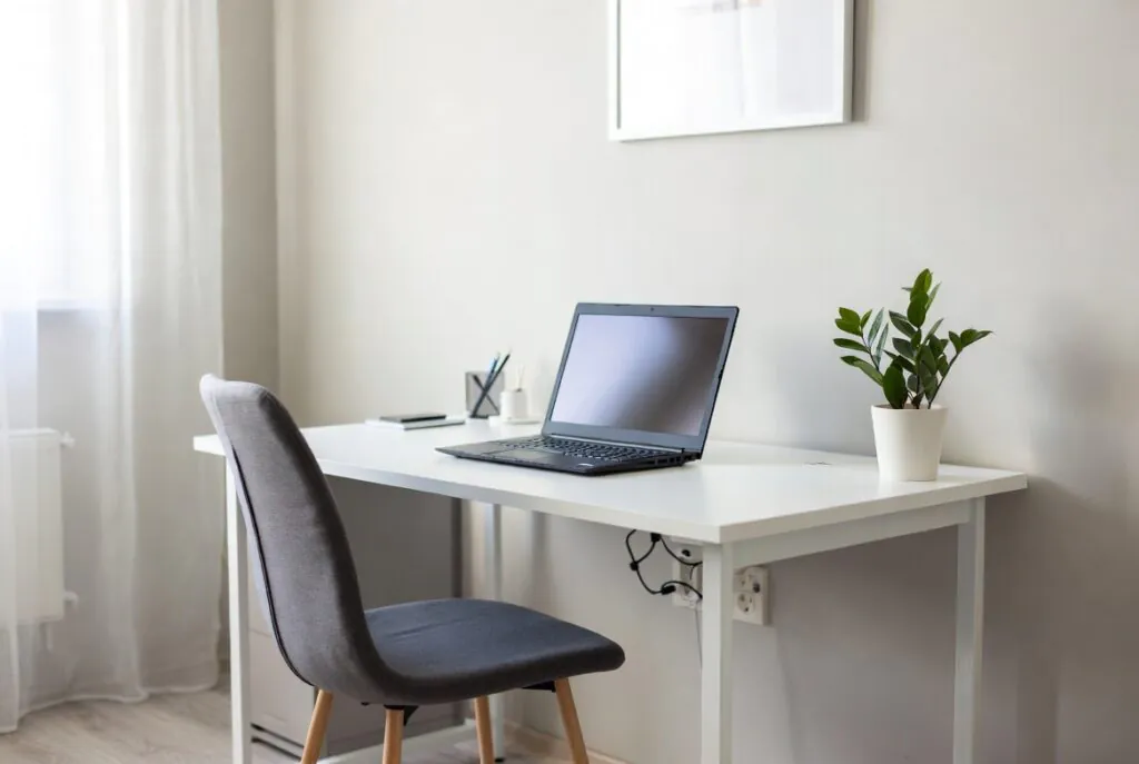 13 Gorgeous Home Office Decor 10 fa06065f dfa4 4c87 8f25 7084949aa4c9